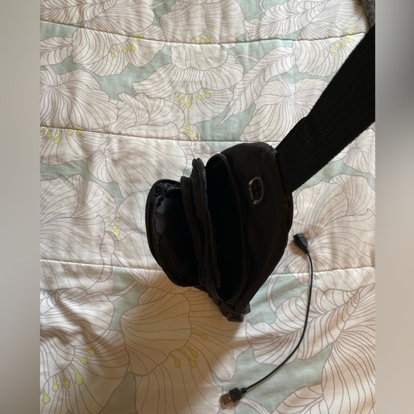 Small sling backpack - Picture 4 of 7